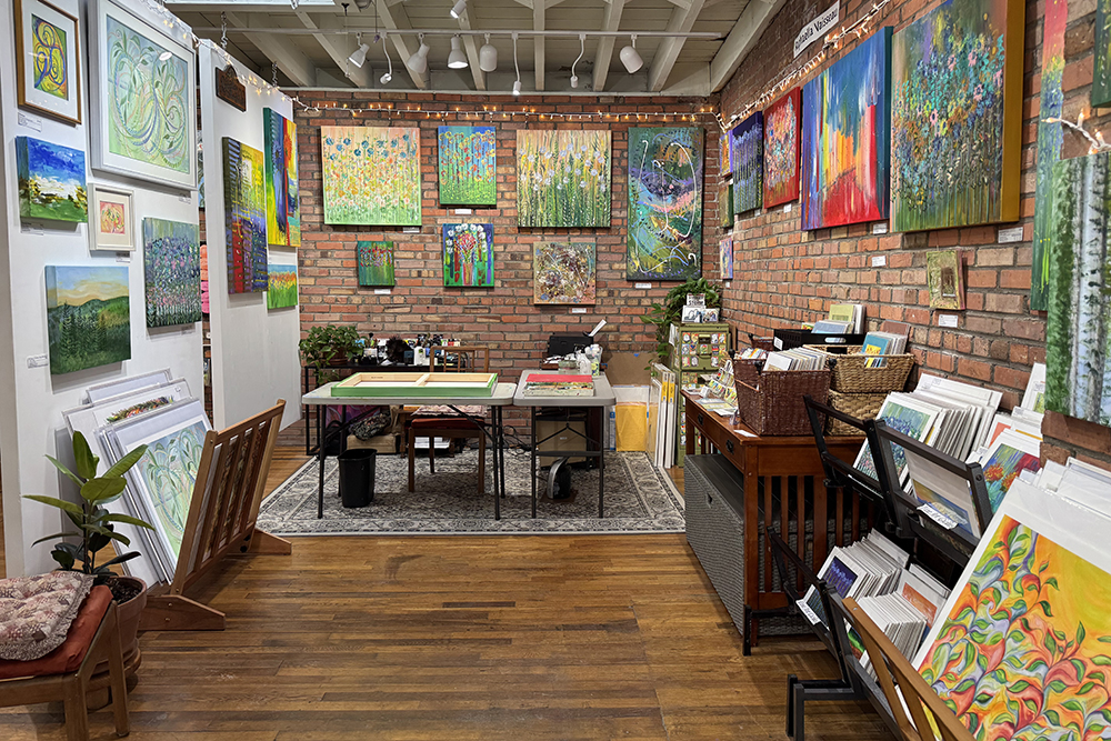 Heartful Art by Raphaella Vaisseau